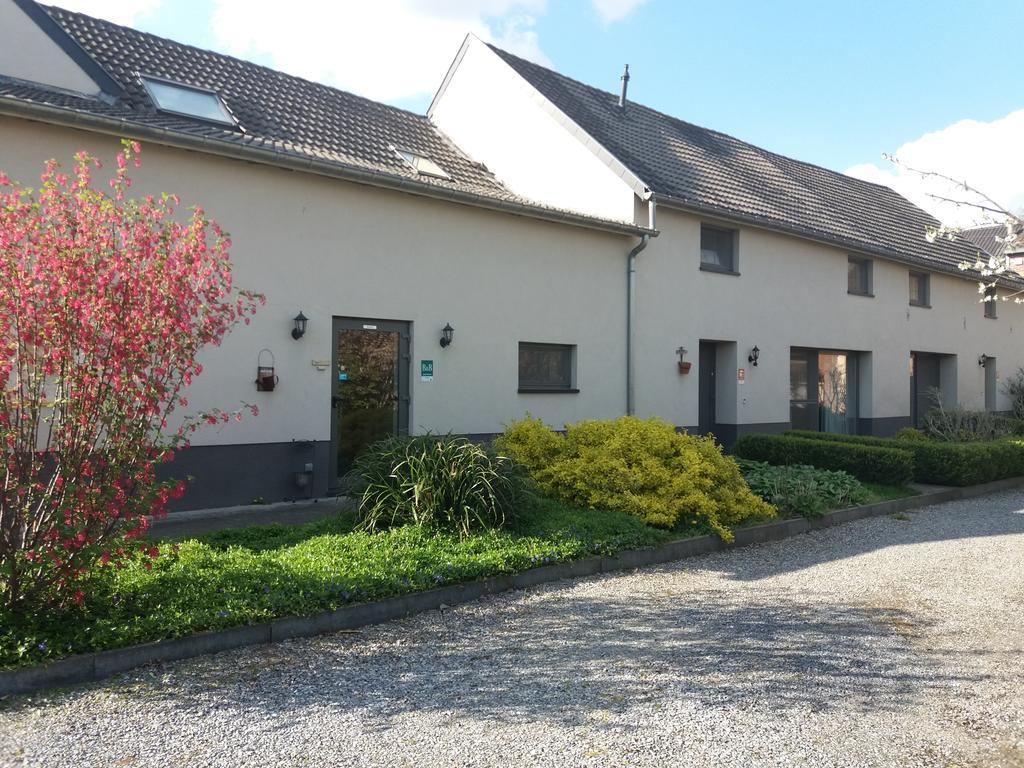 Bed and Breakfast De Aventurijn Riemst Exterior foto